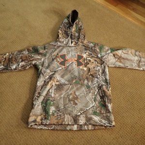 Under Armour Camo Sweatshirt - Youth XL